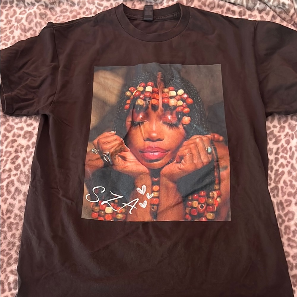 Sza Brown Graphic Tee